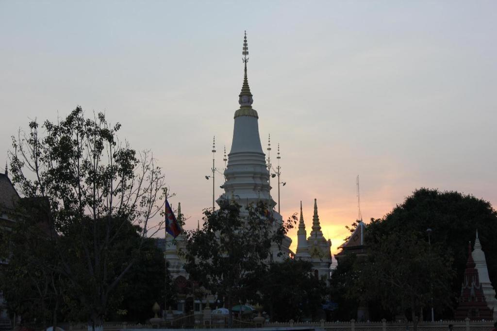 Jun Yue Hotel Phnom Penh Luaran gambar